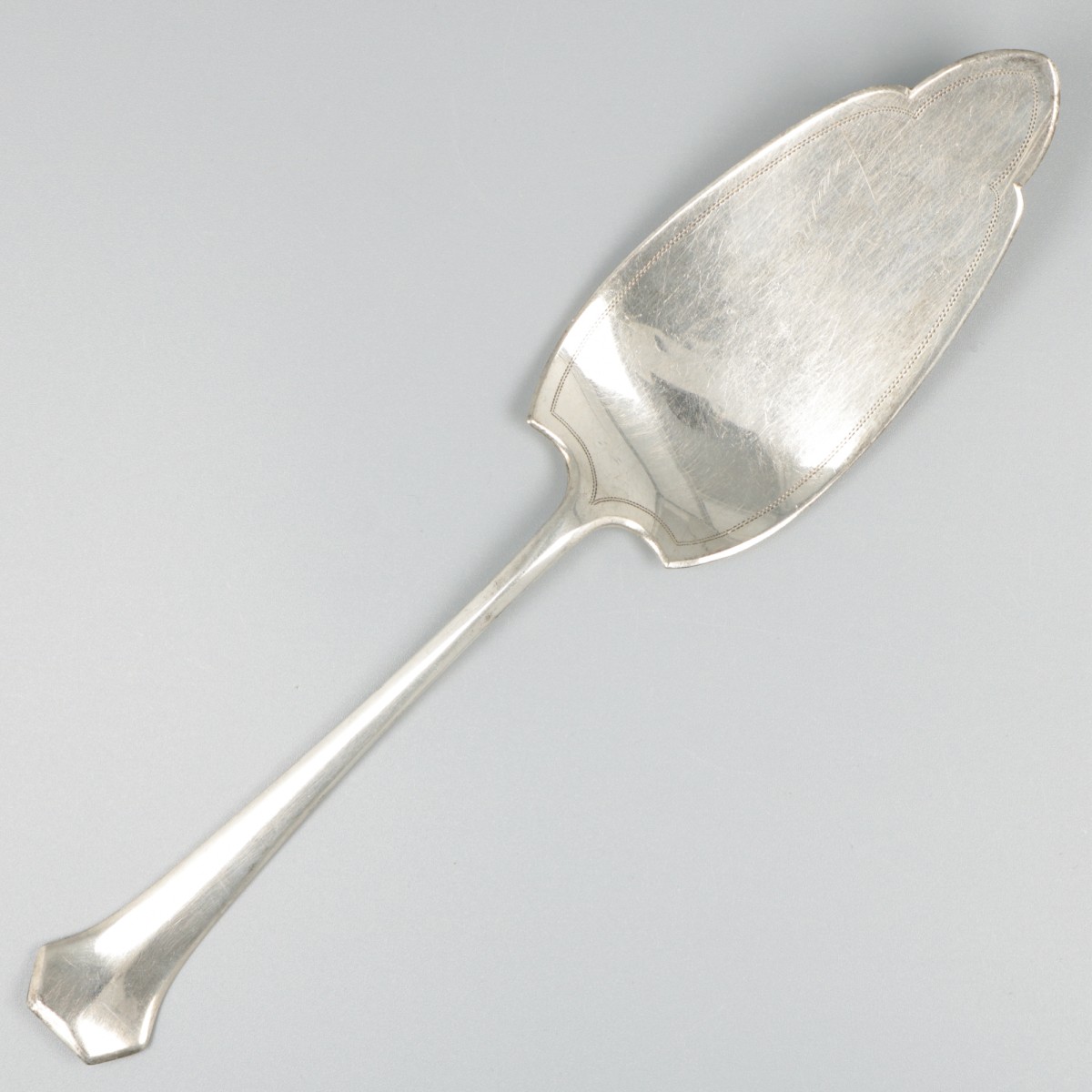 Taartschep Art Deco zilver.