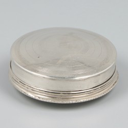 Pepermuntdoosje zilver.