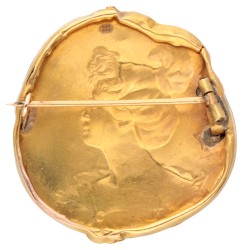 18K Geelgouden Art Nouveau broche van een vrouwenprofiel met collier.