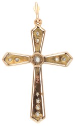 14K Geelgouden / palladium kruis hanger bezet met roos geslepen diamant.