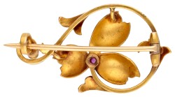 Art Nouveau 14K geelgouden broche met saffier.