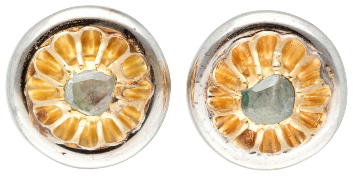 14K Bicolour gouden oorstekers met roos geslepen diamant op folie.