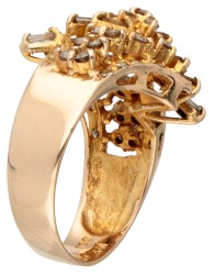 18K Geelgouden entourage ring bezet met diamant.