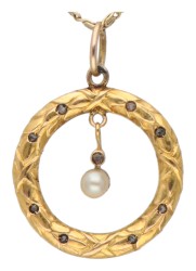 14K Geelgouden antieke hanger aan BWG collier.