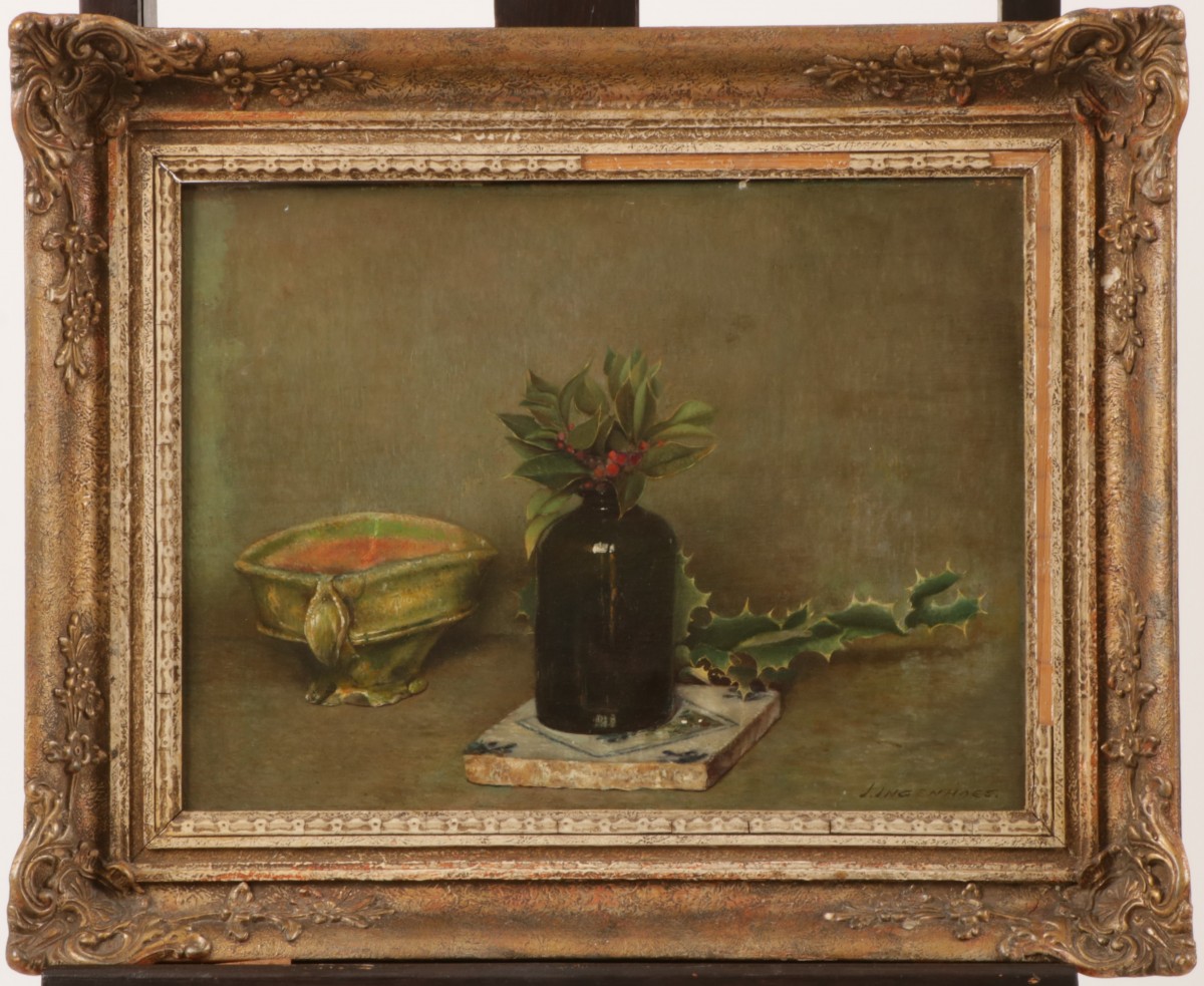 "Jan" Franciscus Hendrik Ingenhoes (Londen 1882 - 1948 Wenen), Een stilleven van hulst, sibaardewerk en een Delftse tegel.
