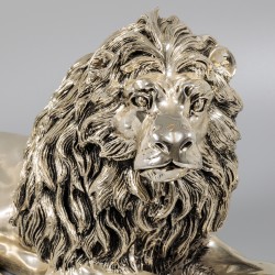 Liggende leeuw zilver.