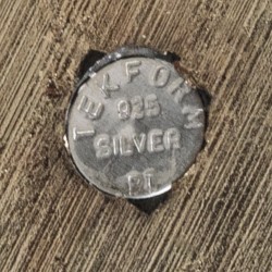 Steigerende hengst zilver.