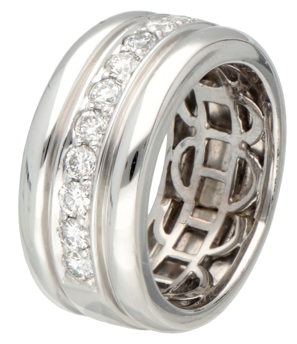 18K Witgouden demi-alliance ring bezet met ca. 0.60 ct. diamant.