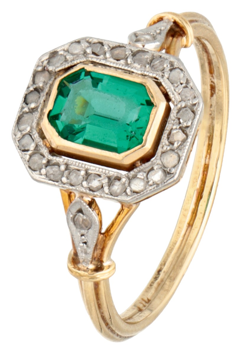 14K Geelgouden Art Deco stijl entourage ring met groen glas en diamant.