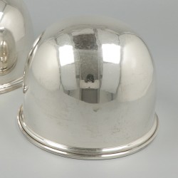 2-delige set cloches zilver.