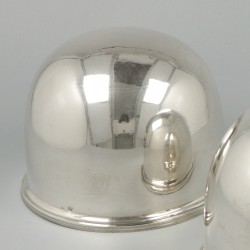 2-delige set cloches zilver.
