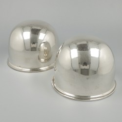 2-delige set cloches zilver.