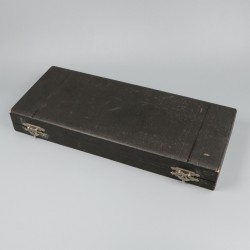 2-delige set geëmailleerde lepels (Peter Hertz, 1886) zilver, goud-verguld.