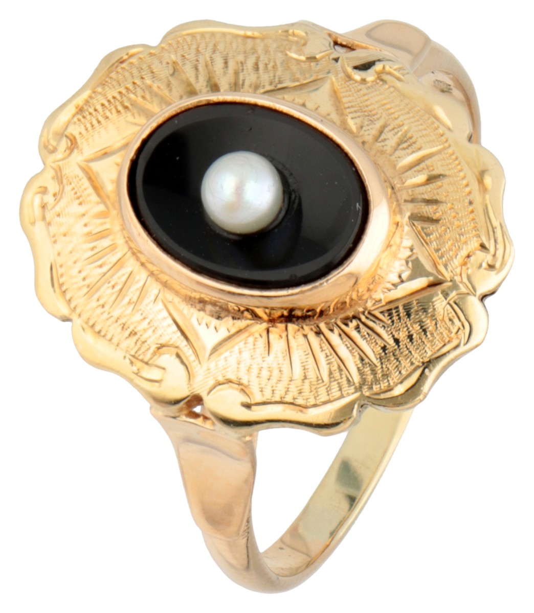 14K Geelgouden ring met onyx plaquette en gecultiveerde parel.