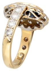 14K geelgouden entourage ring bezet met synthetische saffier en ca. 1.20 ct. diamant.