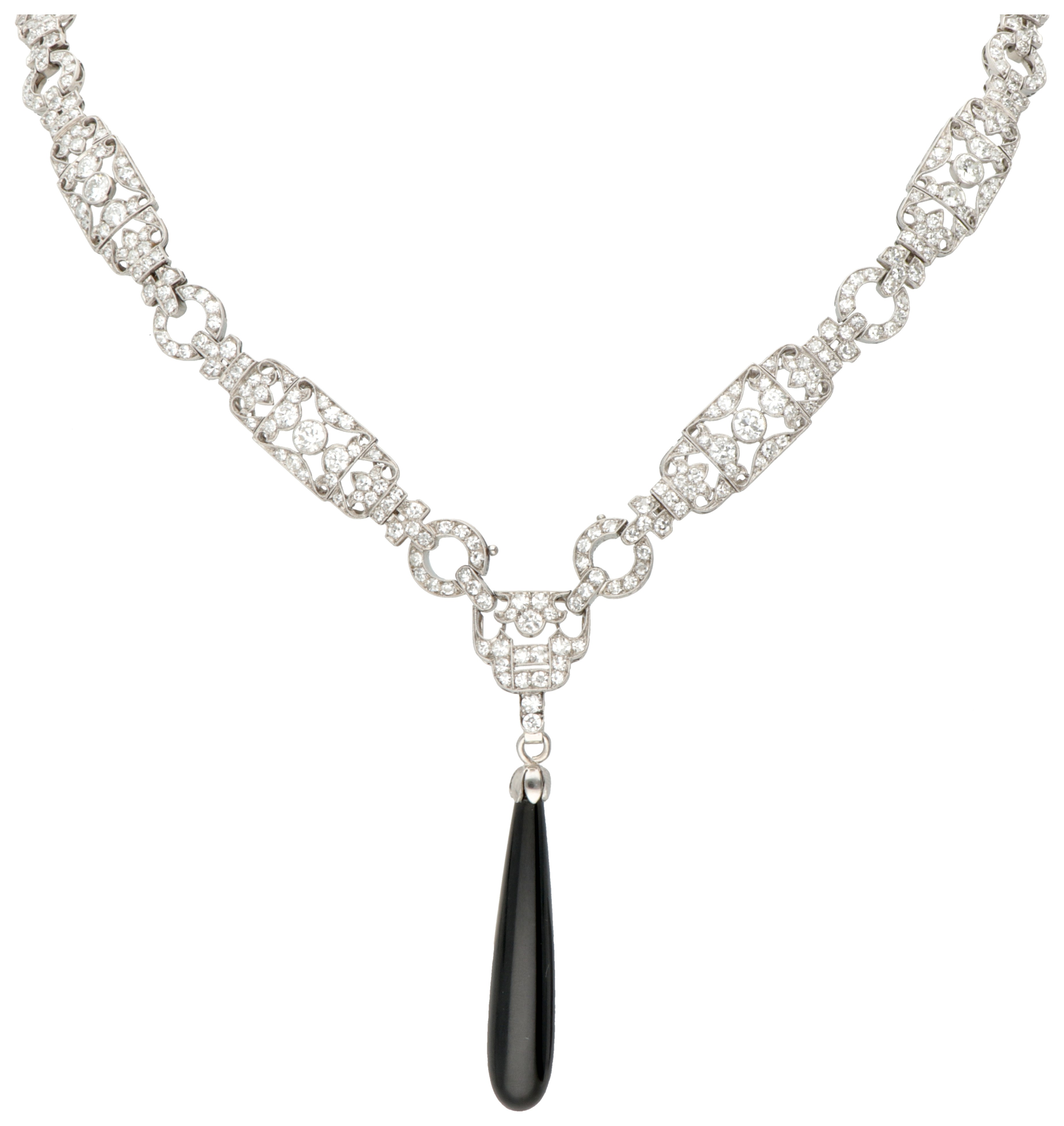 Art deco platina multifunctioneel sautoir / armbanden set bezet met ca. 13.80 ct. diamant en een onyx pampel hanger.
