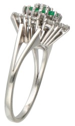 14K Witgouden entourage ring bezet met smaragd en diamant.