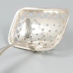 Strooilepel zilver.