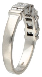 14K Witgouden demi-alliance ring bezet met ca. 0.56 ct. diamant.