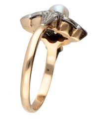 14K Bicolour gouden Art Deco stijl ring bezet met parel en diamant.