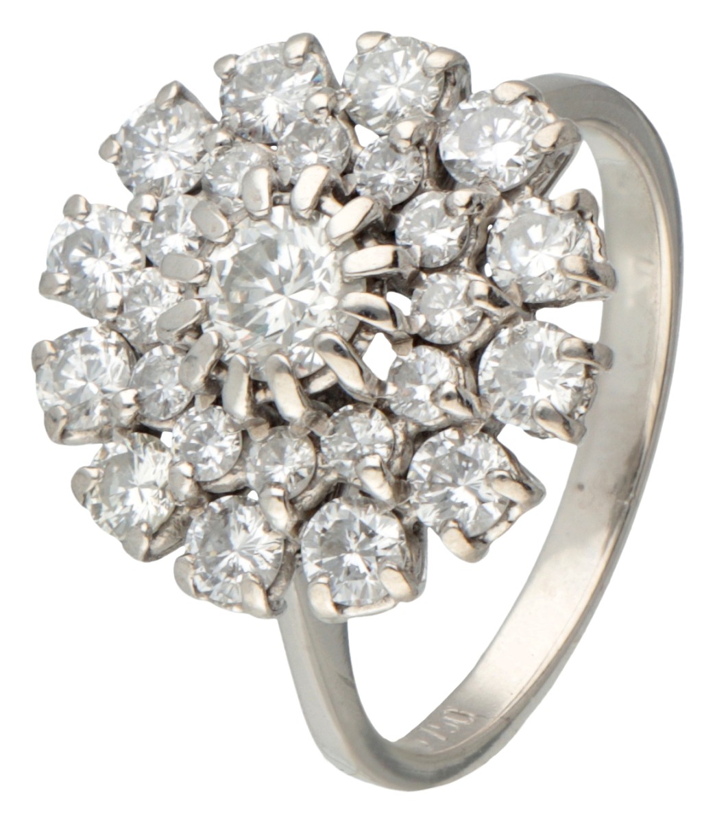 18K Witgouden entourage ring bezet met ca. 2.06 ct. diamant.