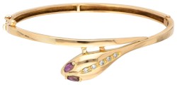 Vintage 14K geelgouden bangle slangenarmband bezet met ca. 0.26 ct. natuurlijke Thaise/Cambodiaanse robijn en diamant.