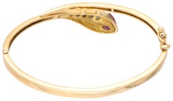 Vintage 14K geelgouden bangle slangenarmband bezet met ca. 0.26 ct. natuurlijke Thaise/Cambodiaanse robijn en diamant.