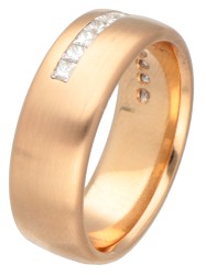 18K Geelgouden ring met gematteerde afwerking bezet met ca. 0.40 ct. princess geslepen diamant.