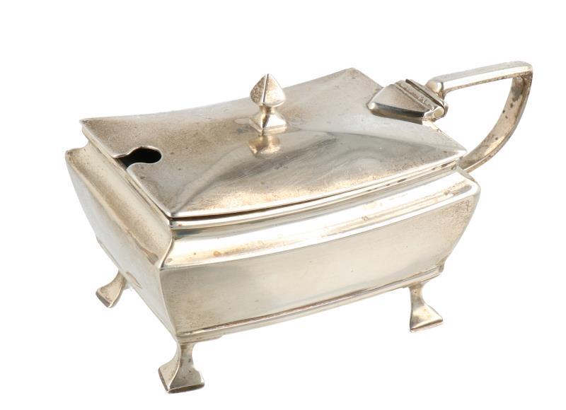 Mosterdpot zilver.