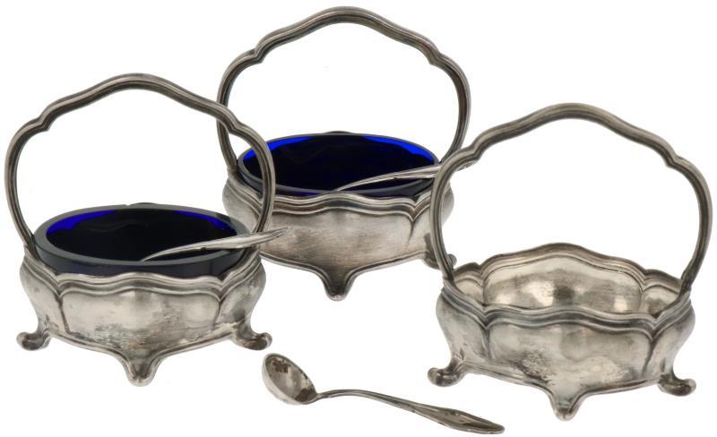 (3) Lot zout keldertjes zilver.