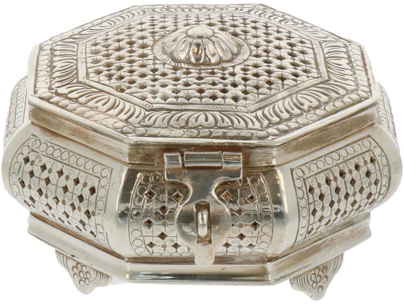Sieradendoosje zilver.