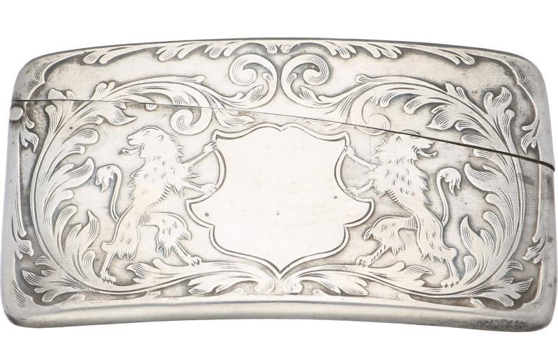 Visitekaartdoosje zilver.