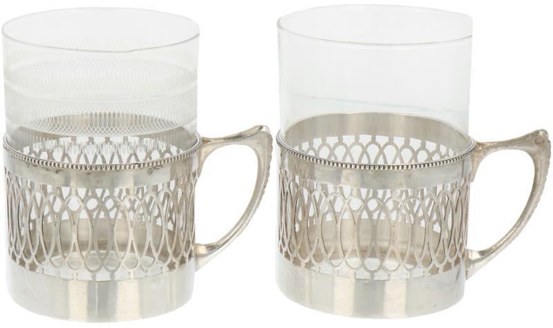 (2) Bekers zilver.