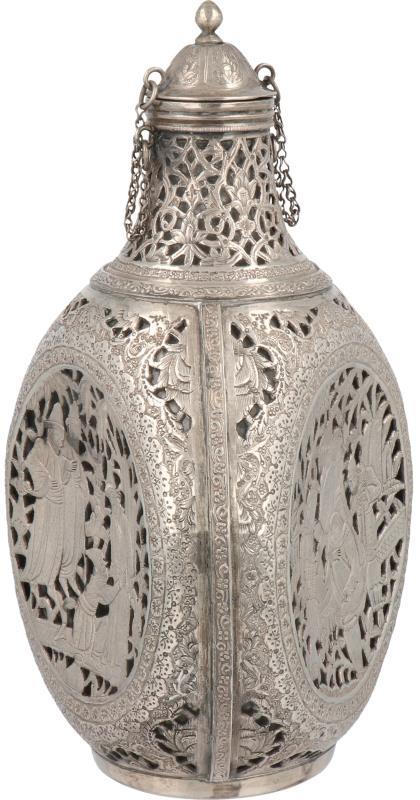Karaf zilver.