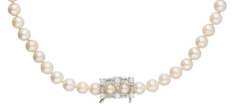 Parel collier witgoud, met ca. 0.60 ct. diamant en cultivé parel - 14 kt.