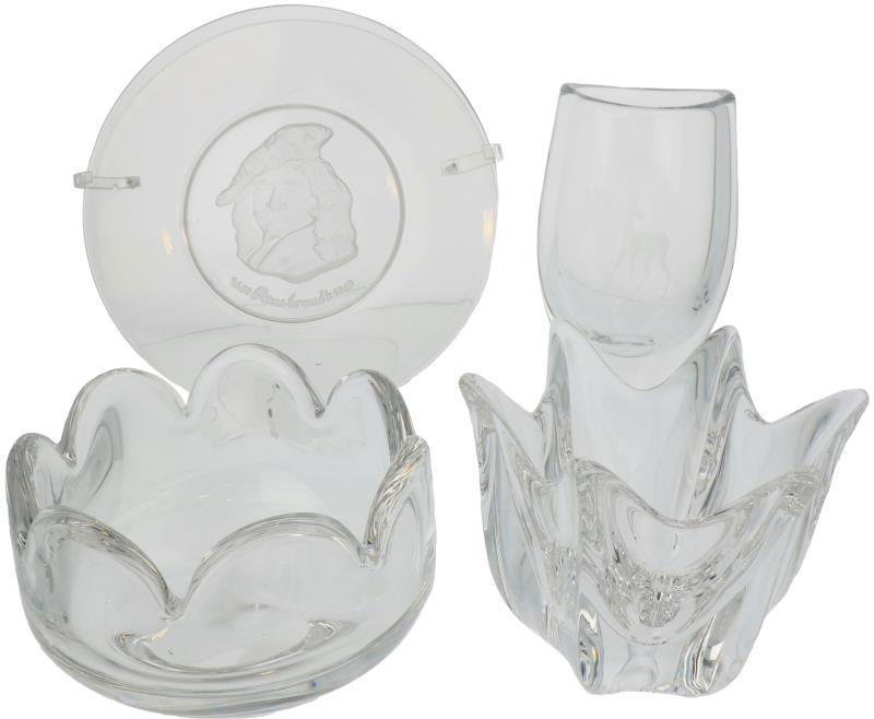 (4) Lot glas.