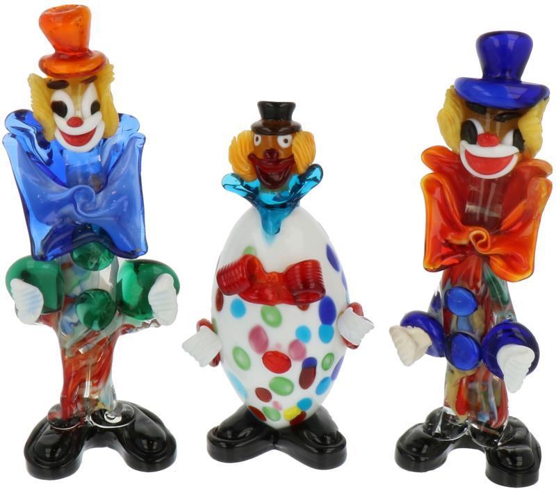 (3) Glazen clowns. 