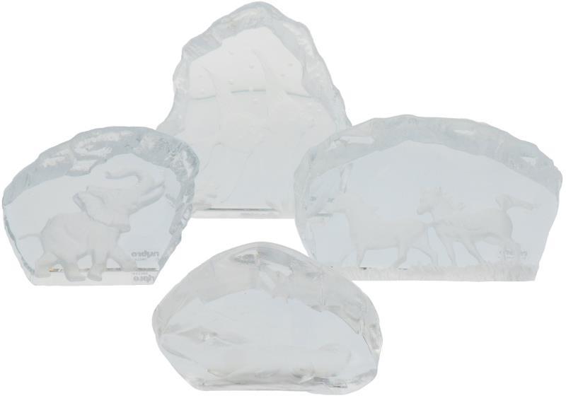 (4) Persglas sculpturen.