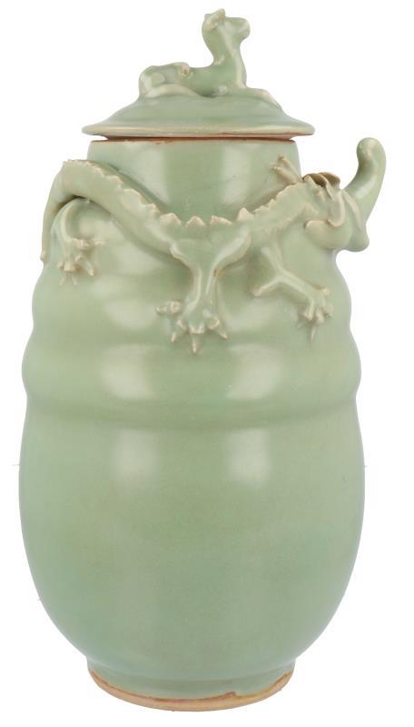 Celadon dekselpot. 
