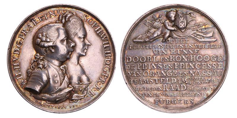 Nederland. 1768. Intocht Willem V en Wilhelmina van Pruisen te Amsterdam. Door J.G. Holtzhey. VvL. 424.
