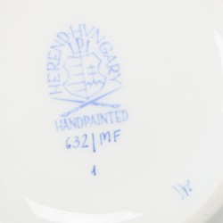Een porseleinen koffiepot met bloemendecor. Meissen, 1e helft 20e eeuw.