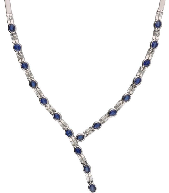 Collier witgoud, met ca. 0.96 ct. diamant en saffier - 18 kt.
