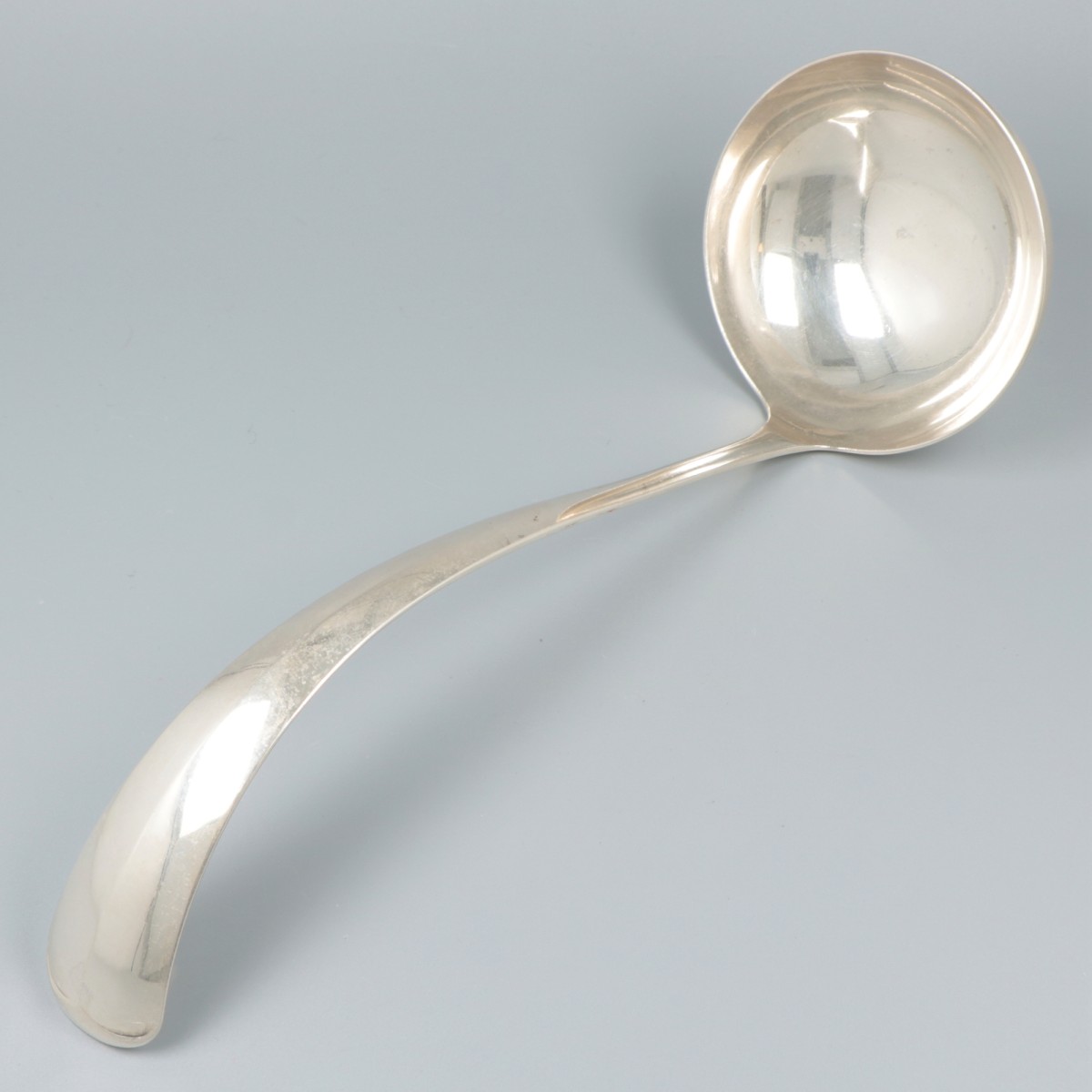 Soeplouche Haags lofje, zilver.