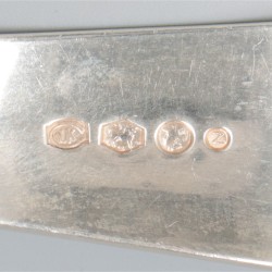 Soeplouche Haags lofje, zilver.