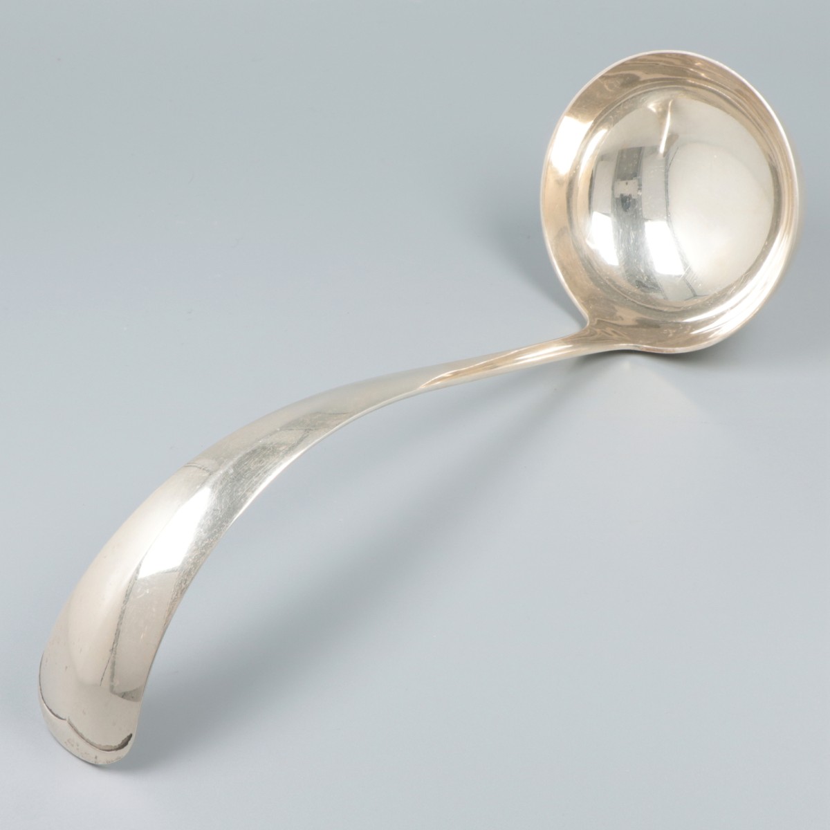 Soeplouche Haags lofje, zilver.