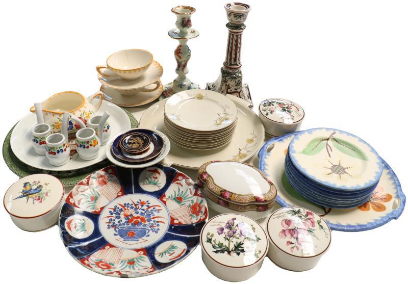A lot various earthenware a.w. Imari plates.