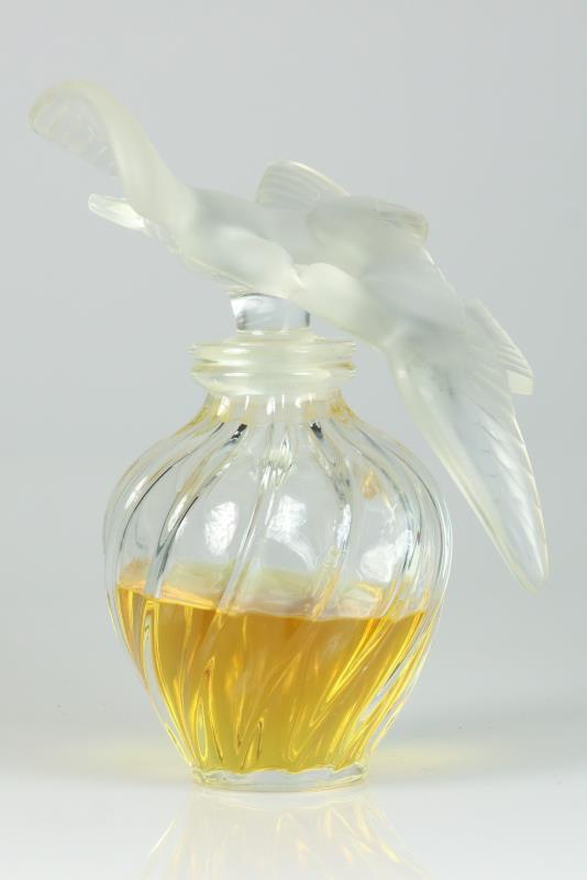 Een grote display parfum fles, Nica Ricci by Lalique. Frankrijk 2e helft 20e eeuw.
