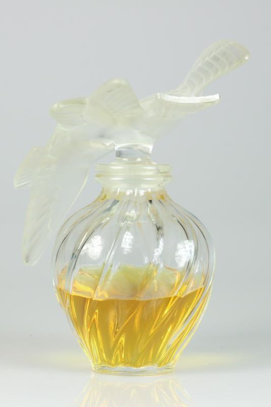 Een grote display parfum fles, Nica Ricci by Lalique. Frankrijk 2e helft 20e eeuw.