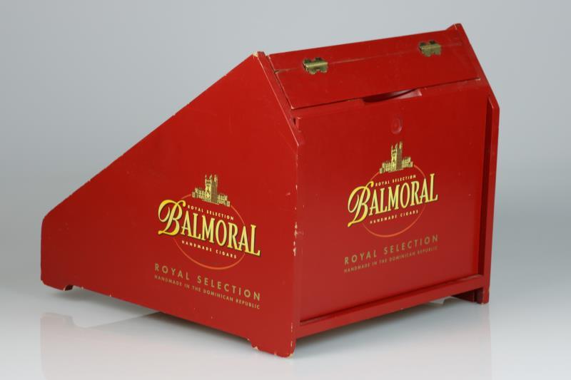 Een sigarenhumidor, Balmoral Royal Selection. 