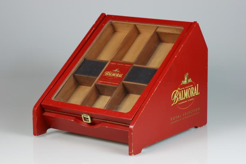 Een sigarenhumidor, Balmoral Royal Selection. 